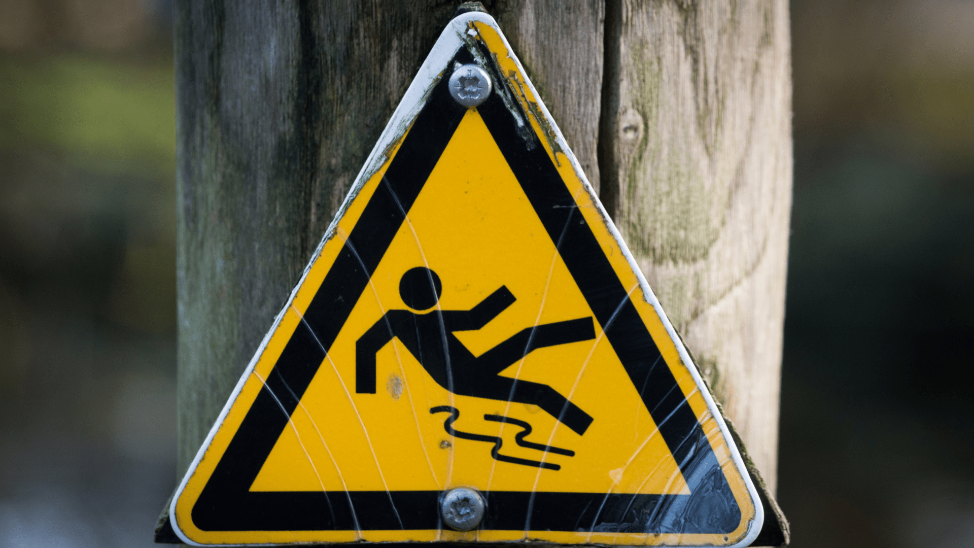 slippery when wet sign